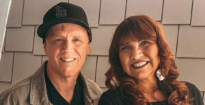 Casey and Angie od Stay Hello Sunshine